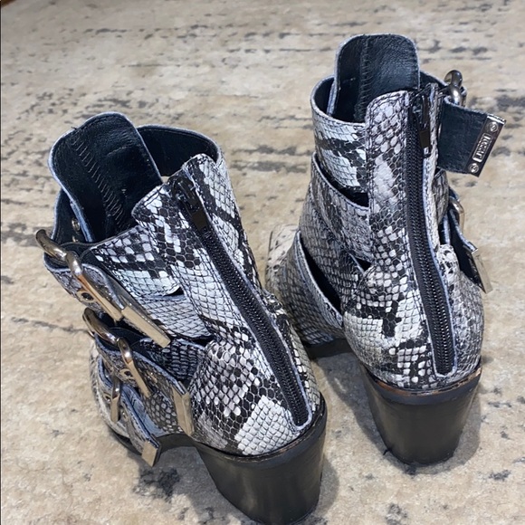 Jeffery Campbell snakeskin booties - Picture 5 of 6